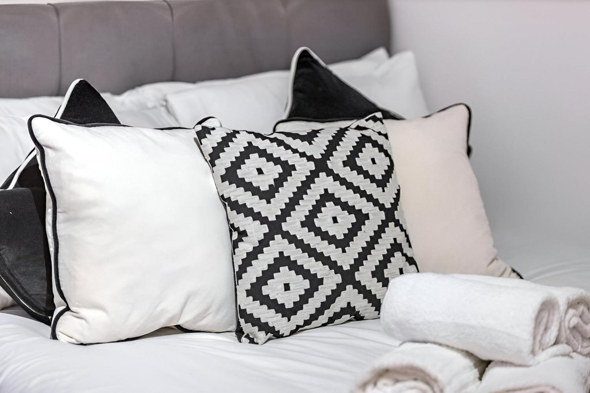 Cozy Vibes Minimalist Studio Stay ロンドン エクステリア 写真