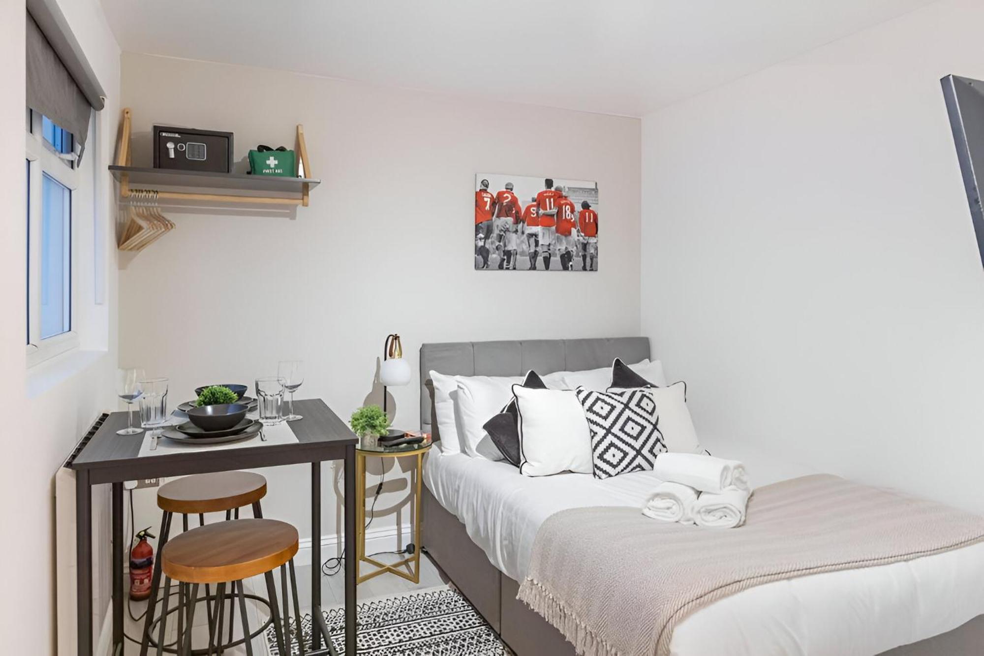 Cozy Vibes Minimalist Studio Stay ロンドン エクステリア 写真